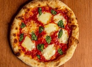 Pizza Margherita - Madame Seri & Co, Vista Bangi
